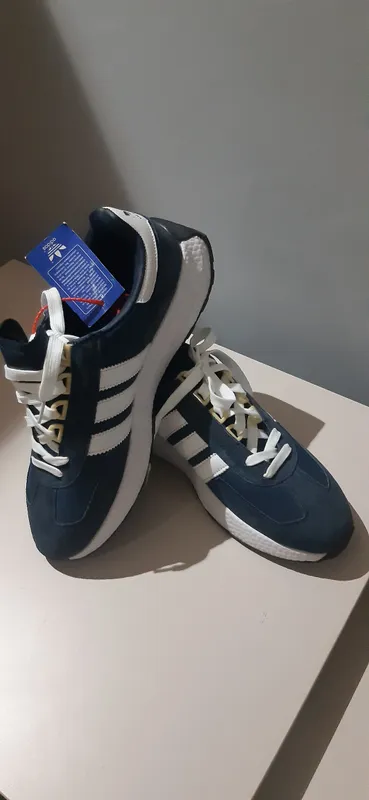 Adidas firmenniy krasovka