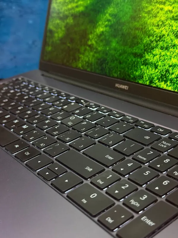 Ноутбук: HUAWIE Laptop — фото 1 Ноутбук: HUAWIE Laptop — фото 1