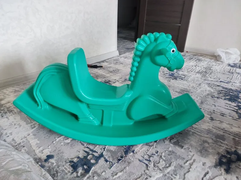 продам срочно детскую лошадку как новая