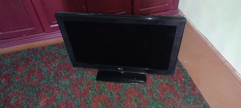 televizor xolati yaxshi 42x38 LG PLOSKI tuner 2 televizor xolati yaxshi 42x38 LG PLOSKI tuner 2