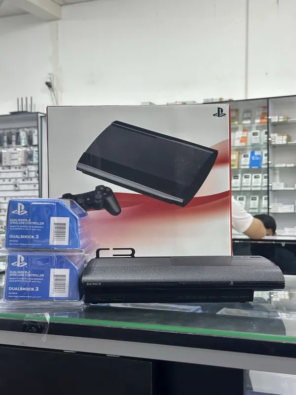 PS3 Super Slim 500GB, 12 игр, можно записывать ещё 3