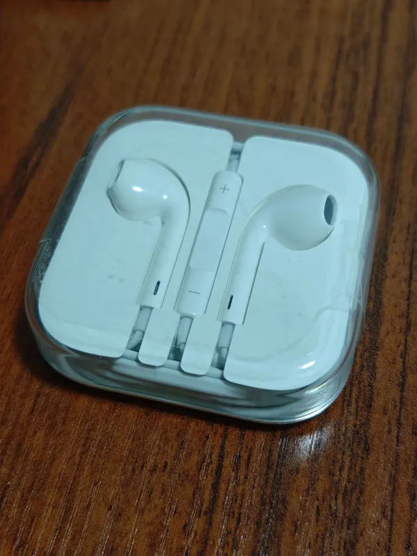 Оригинальные наушники от Iphone 4 Оригинальные наушники от Iphone 4