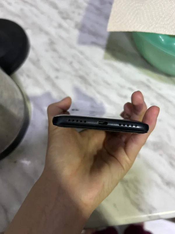 Redmi 7, состояние хорошее, у мастера не был, состояние отличное 5