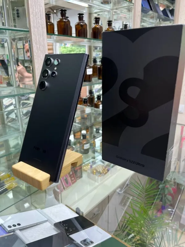 Samsung S22 Ultra xotirasi 12/256GB 2