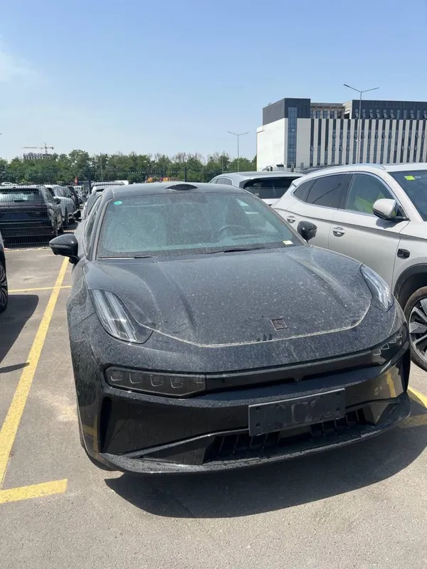 Zeekr 001 yu sport 2025 yil