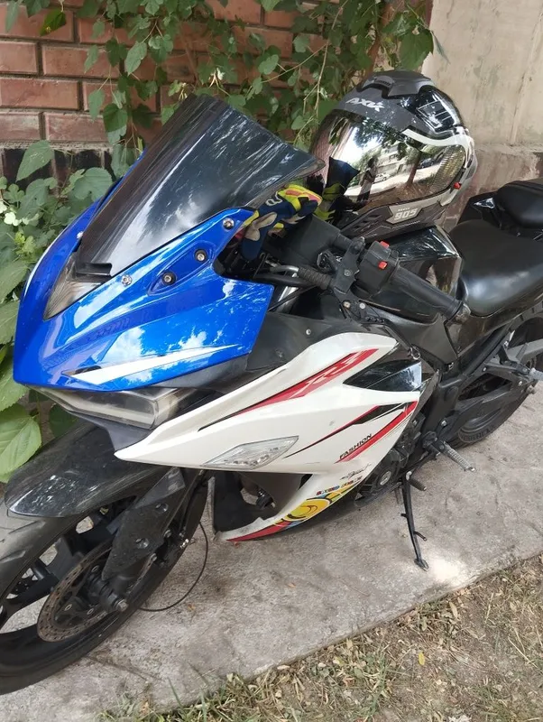 Yamaha R3 срочно 400 куб Yamaha R3 срочно 400 куб