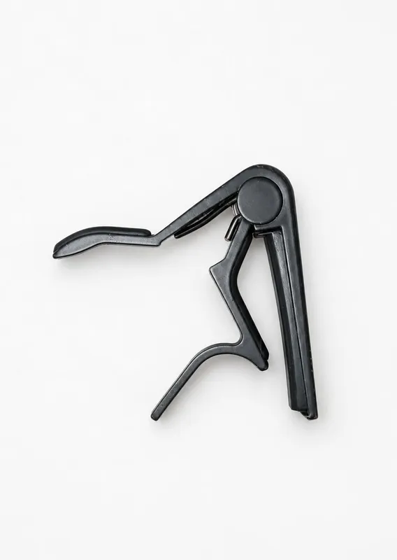 Классическая гитара Ashton CG44 BK 4/4 + чехол и каподастр 3 Классическая гитара Ashton CG44 BK 4/4 + чехол и каподастр 3
