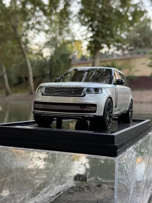 Range Rover 1:18 kolleksion modelcha 1