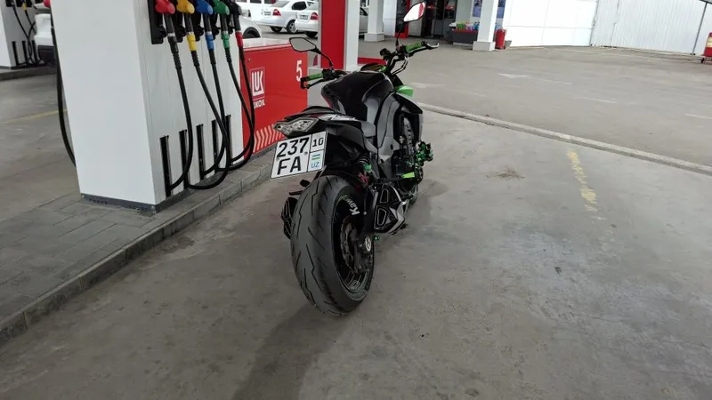 Мотоцикл Kawasaki Z1000