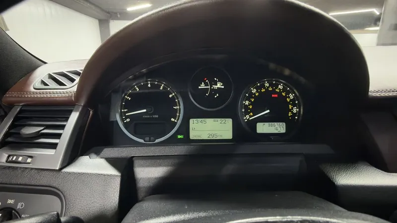 Renjrover sport 4,4 tinu moshina 8 Renjrover sport 4,4 tinu moshina 8