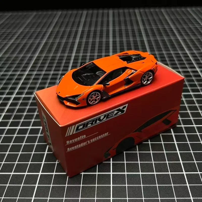 Lamborghini Revuelto машинки 1:64 / Коллекционное 2