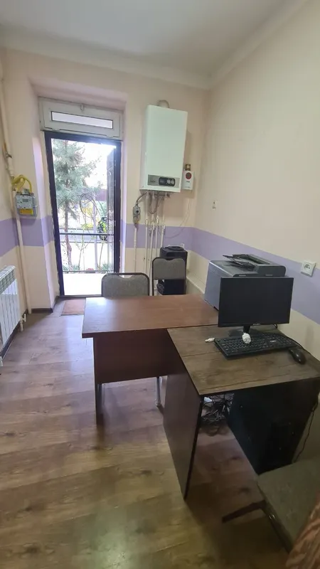 Yangi Hayot metrosi yonida 65 kv.m ofis ijaraga beriladi 3