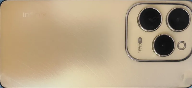 Смартфон Infinix Hot 40 PRO — фото 1