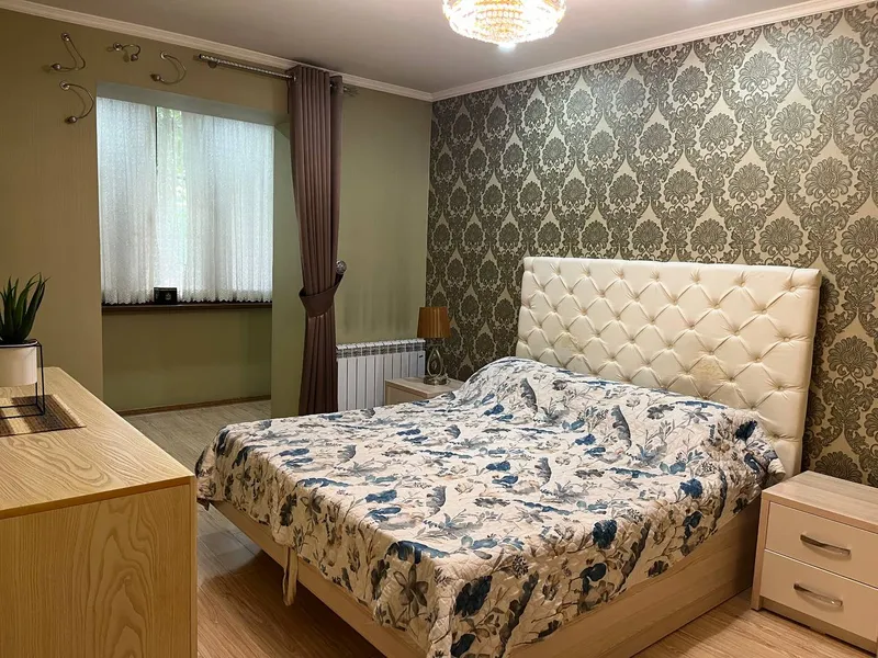 Срочно сдается квартира, 4 комнаты, Мирабадский район (ориентир м. Айбек, напротив 110 школы)