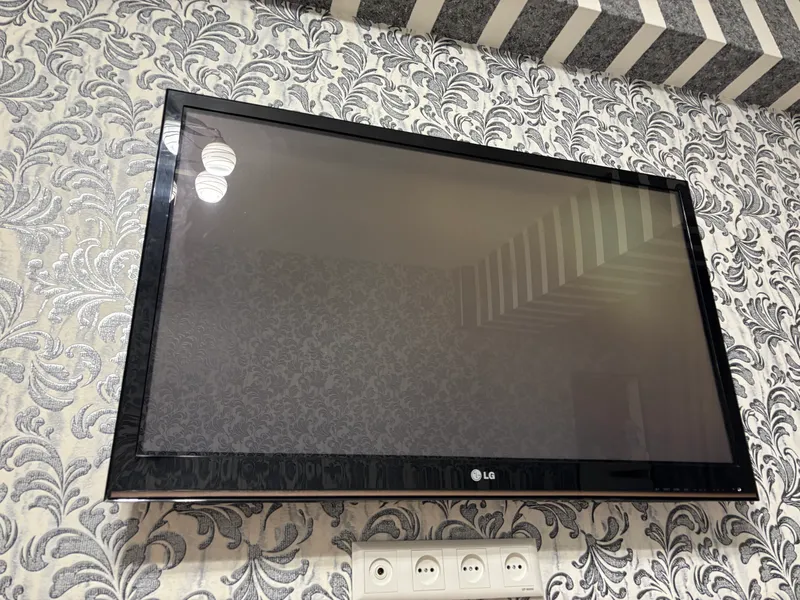 Телевизор LG 2 Телевизор LG 2