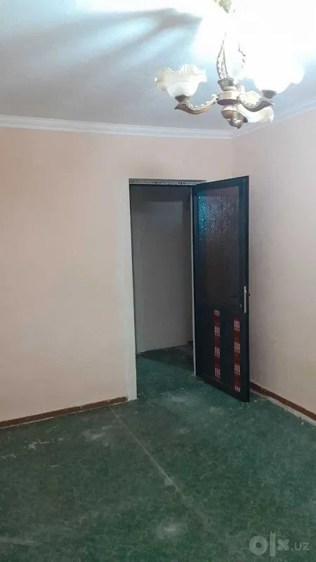 2-хонали Жўрабек салони қаторида йўл бўйида 3 2-хонали Жўрабек салони қаторида йўл бўйида 3
