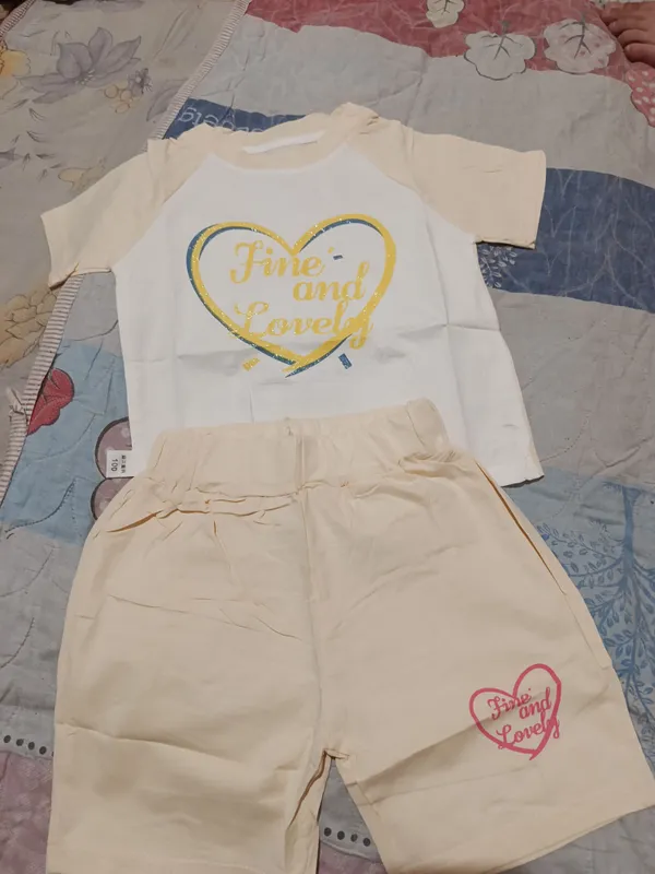 bolalar kiyimlari toʻplami Xitoy fabrichiy. 8 bolalar kiyimlari toʻplami Xitoy fabrichiy. 8