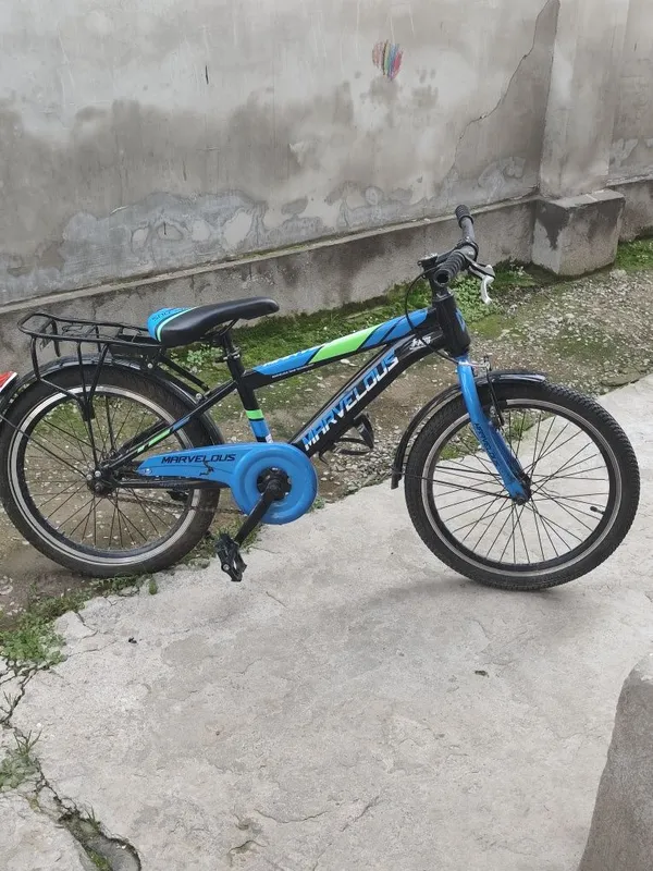 Срочно продам велик и вело коляску Срочно продам велик и вело коляску