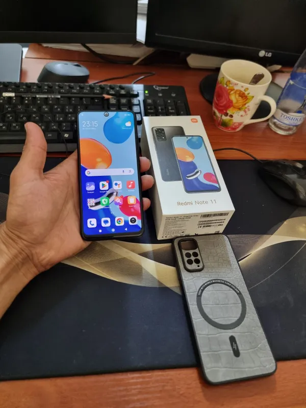 Redmi note 11 8/128gb ideal ochilmagan usta kurmagan aybi yuq tozza