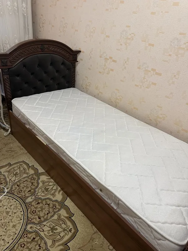 Продается кровать с матрасом в хорошем состоянии 1
