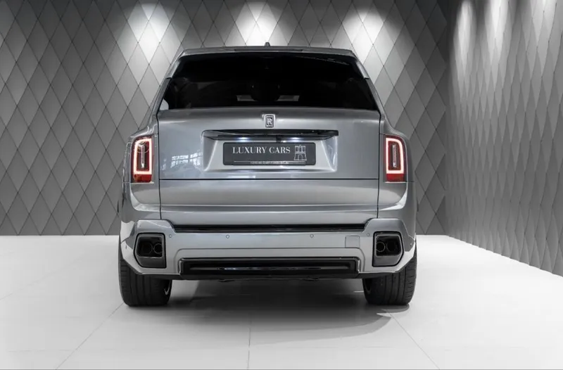 Rolls-Royce Cullinan Black Badge 2026 4 Rolls-Royce Cullinan Black Badge 2026 4