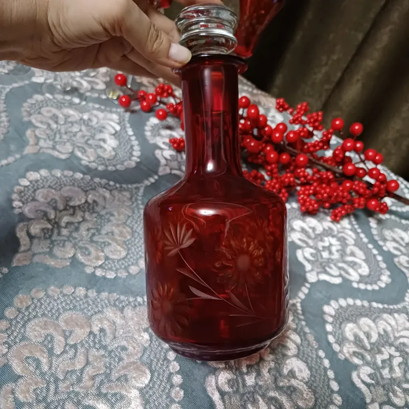 Винтажный графин из рубинового стекла — фото 1