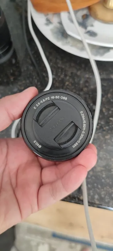 Sony E 50mm f/1.8 OSS 6 Sony E 50mm f/1.8 OSS 6