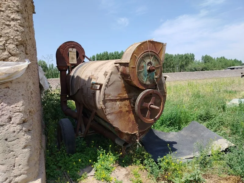 T 28 traktor sotiladi bachkana va prsep bilan t 6 T 28 traktor sotiladi bachkana va prsep bilan t 6