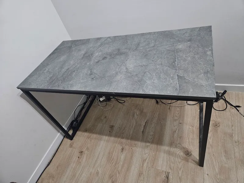 Metall karkasli kompyuter stoli 1