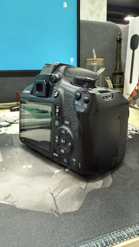 Canon 1300d ideal +128gb fleshka — фото 1