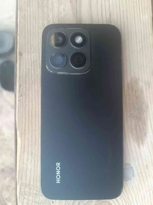 Honor x8c _ tel sotiladi 256/8 2