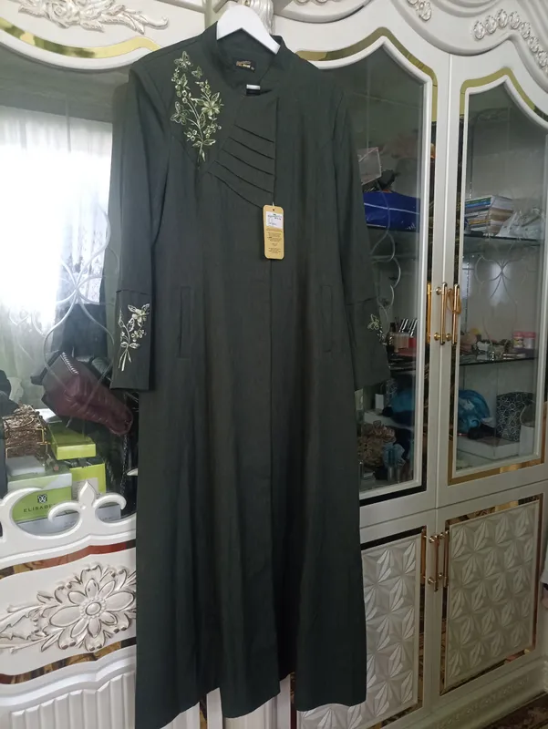 rangi to'q yashil razmeri 50 uzunligi 1. 43sm