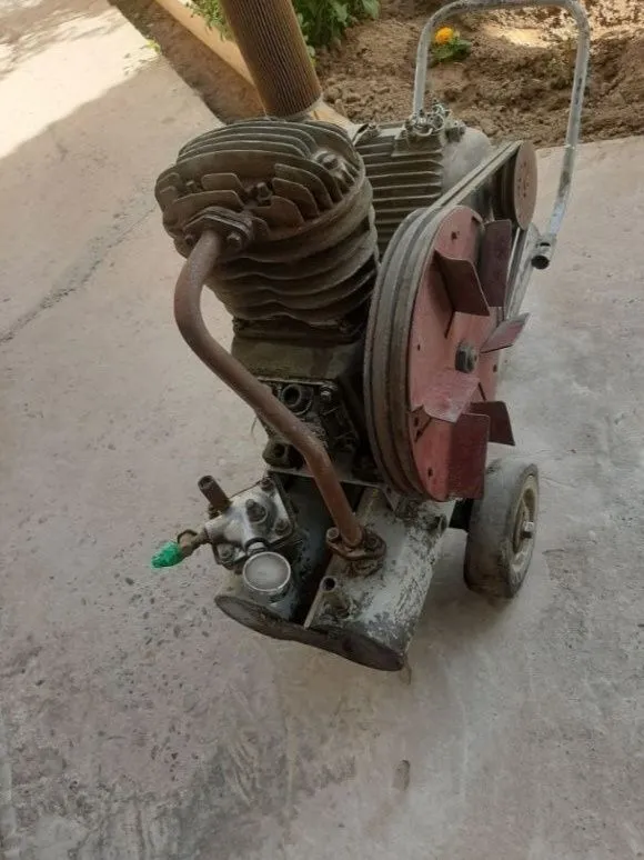 Срочно Kompressor 380 volt ishlashi yaxshi kere bomagani uchun sotilv 1