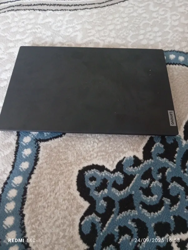 Lenovo  nayutook  xotirasi 256/8  holati yangi — фото 1