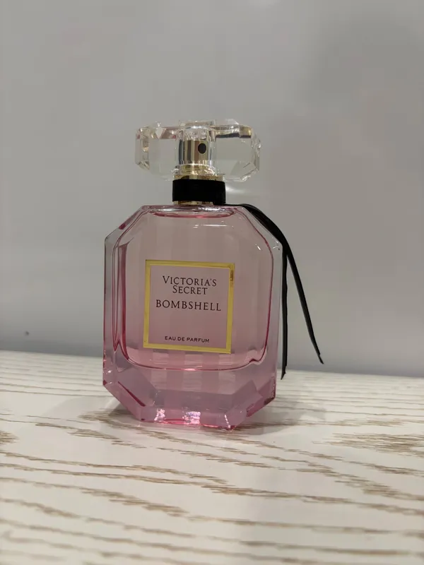 Victoria Secret. Bombshell.
