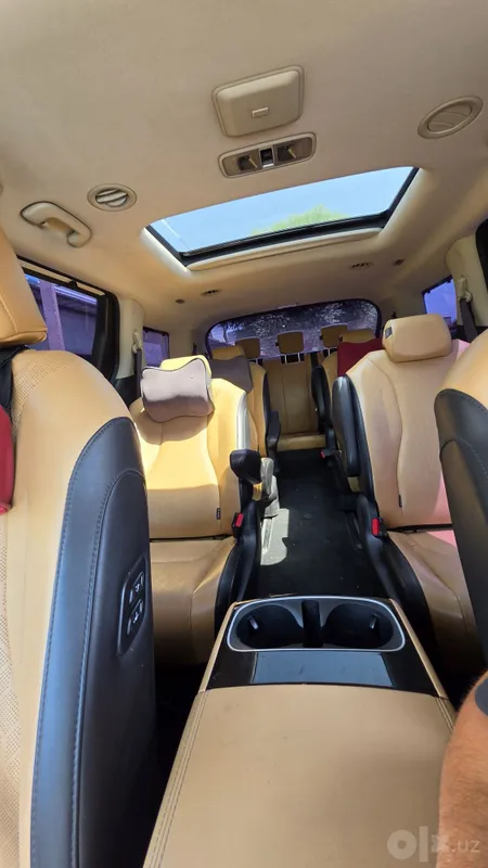 Минивэн Kia Carnival 4 Минивэн Kia Carnival 4