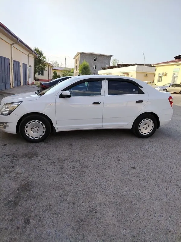 Chevrolet cobalt 3