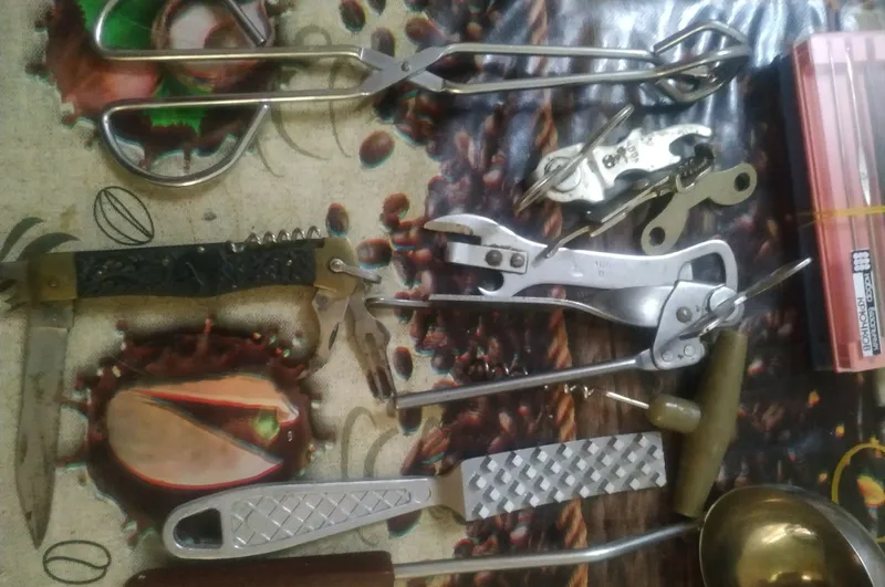 SSSR davriga oid vintage zajigalka va to‘qish ilgaklari sotiladi 4 SSSR davriga oid vintage zajigalka va to‘qish ilgaklari sotiladi 4