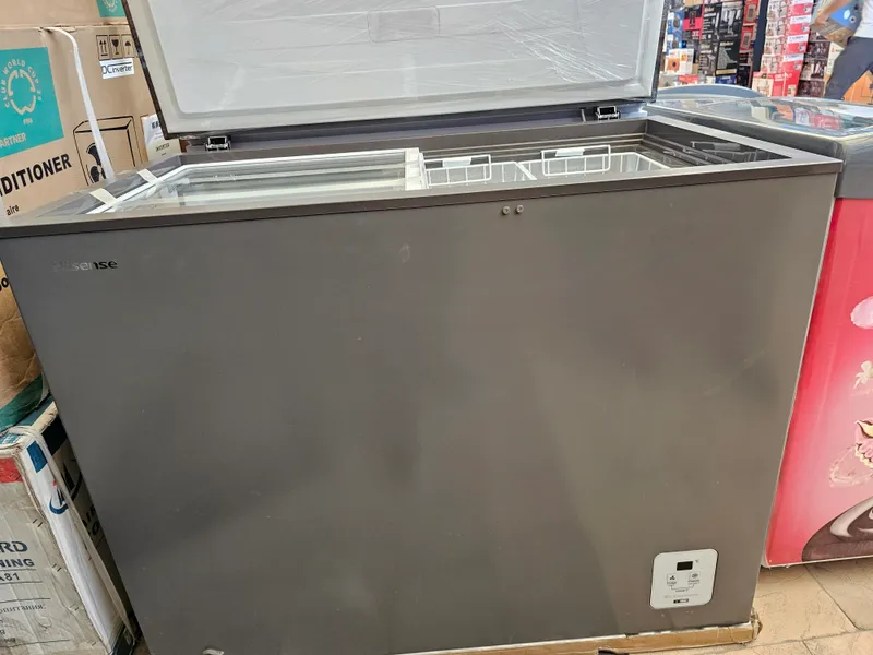 Холодильник Hisense 250 L 4 Холодильник Hisense 250 L 4