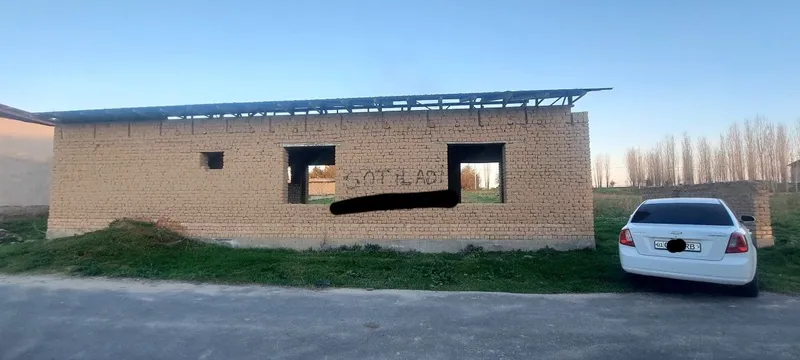 Yangiyòl tumanida uchaska sotiladi