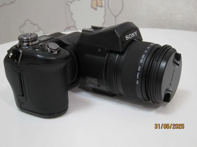 Sony Cyber-shot DSC-F828