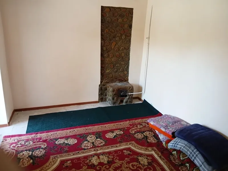 Uy yaxshi xolda 6 sotix 2 xona 1ta xamom bor gaz svet kochadan o‘tgan 5 Uy yaxshi xolda 6 sotix 2 xona 1ta xamom bor gaz svet kochadan o‘tgan 5