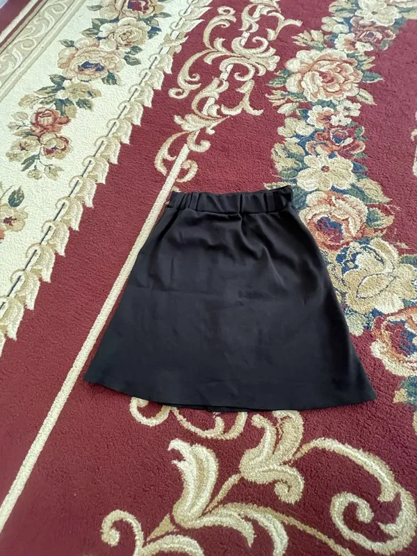 Продаю юбочку на 1/2 класс смотря какой ребёнок 40 тысяч 2 Продаю юбочку на 1/2 класс смотря какой ребёнок 40 тысяч 2