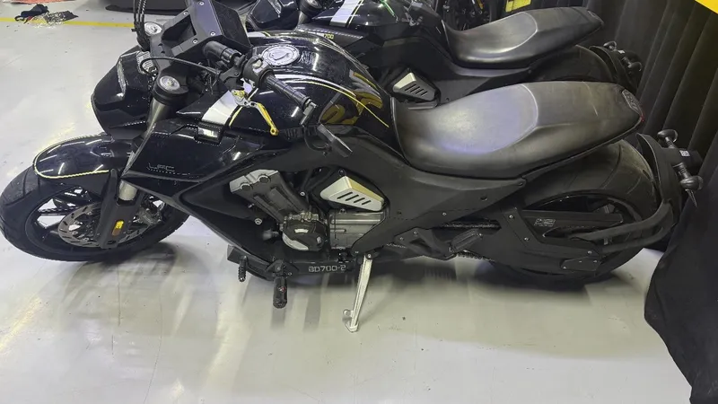 Benda moto sotiladi 700 kub 4 slindrli yengi gen bor — фото 3 Benda moto sotiladi 700 kub 4 slindrli yengi gen bor — фото 3