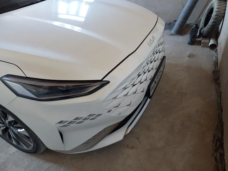 Moshina sotiladi Kia K8 full pozitsiya