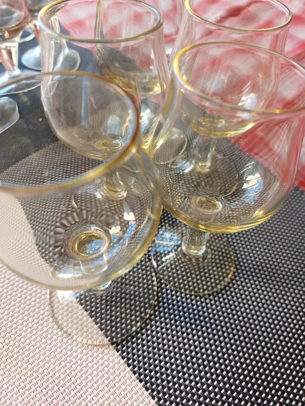 Рюмки светло жёлтого цвета. 5штук