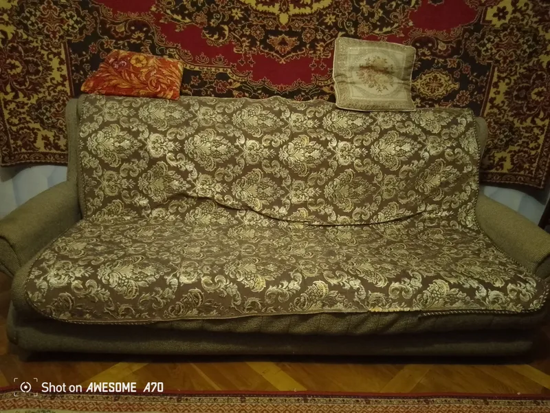 продаю диван и два кресла