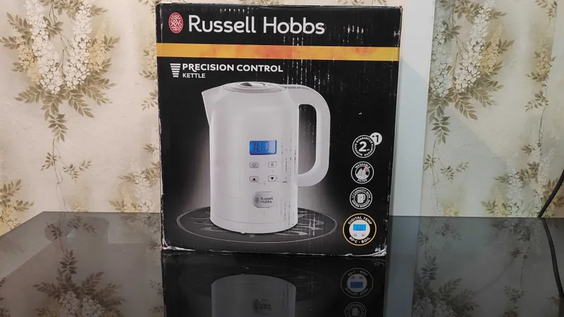 Электрический чайник Russell Hobbs Precision Control