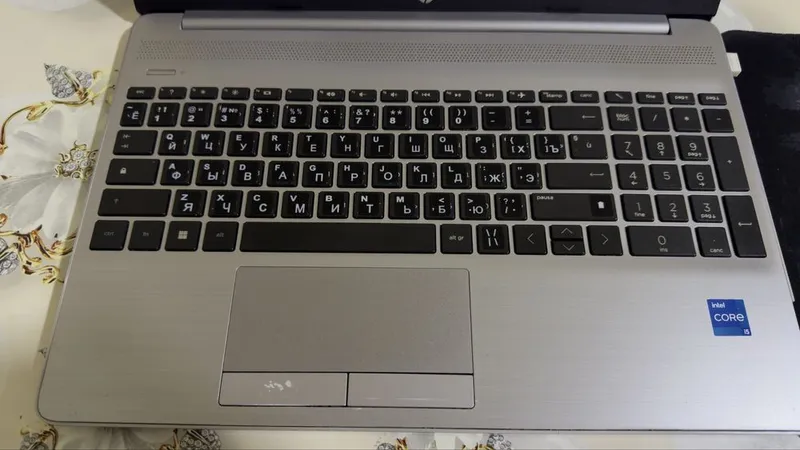 Срочно Ноутбук HP i5 11-поколение / 16GB / SSD 256 / Iris Xe — фото 4