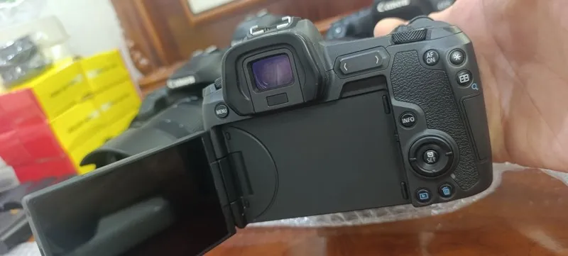 Canon EOS R+Canon lens RF 24-105mm F4-7.1 IS STM 4 Canon EOS R+Canon lens RF 24-105mm F4-7.1 IS STM 4